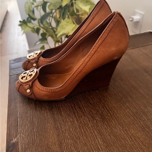 Tory Burch wedge - Picture 5 of 9